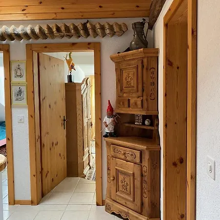 Alpesi faház Stilvolle Grosszuegige 7.5 Zi Maisonette 10 Pers *